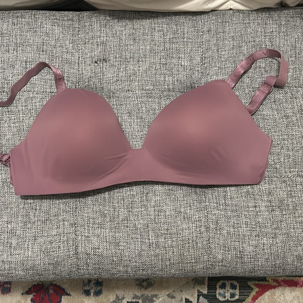 Victoria secret 34DD bra maeve  purple hardly worn